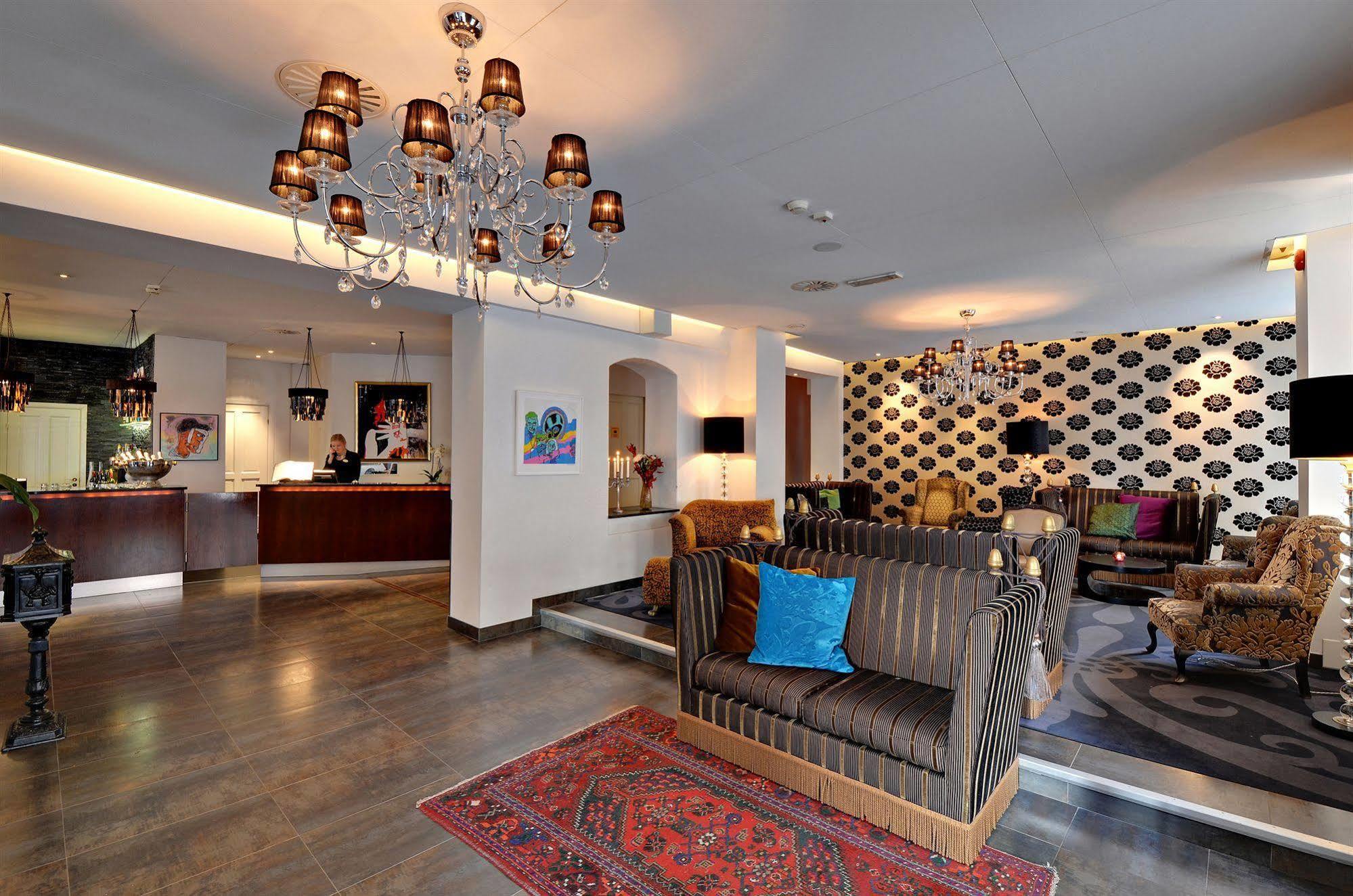 Hansson Sure Collection By Western 3*