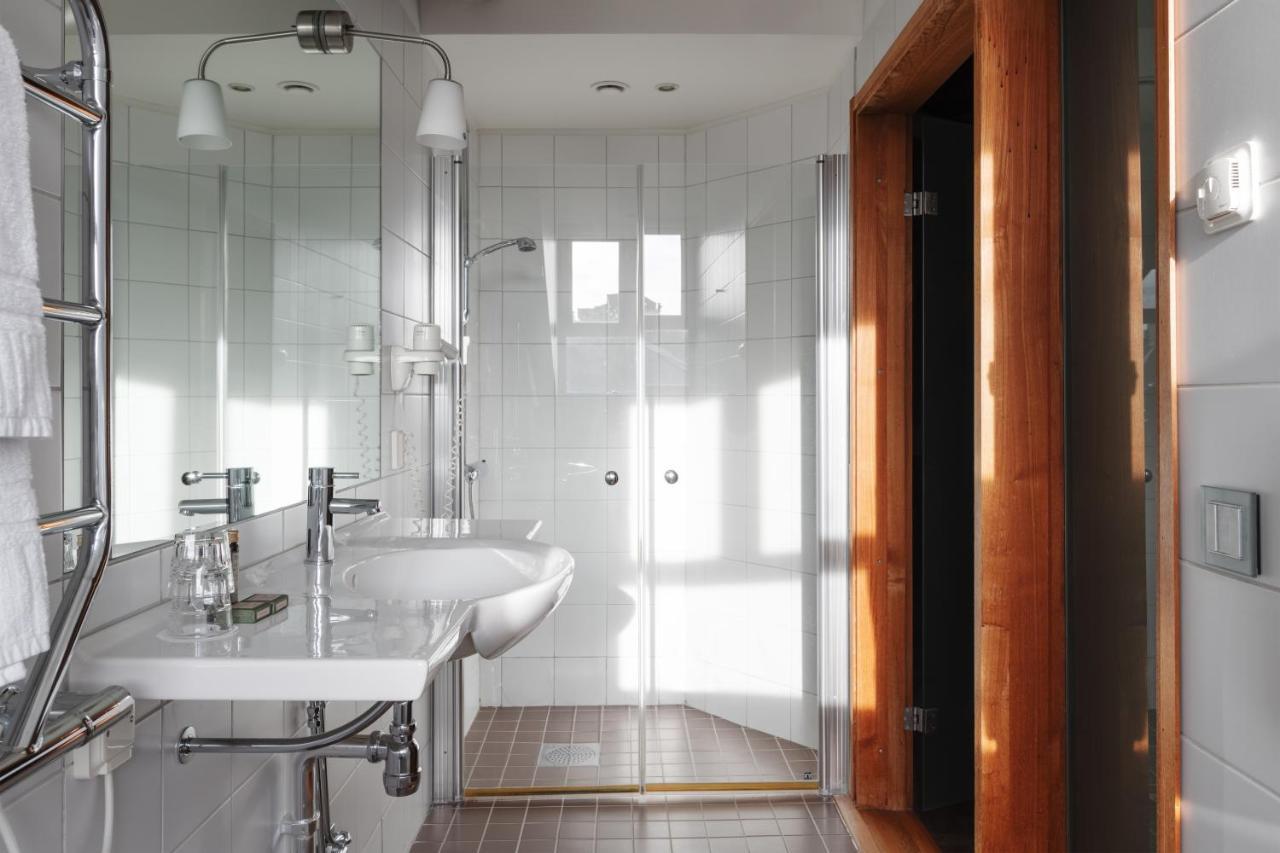 Hansson Sure Collection By Western 3*